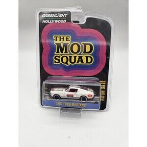 Greenlight Hollywood Chase 1967 Ford Mustang The Mod Squad Green Machine 1:64